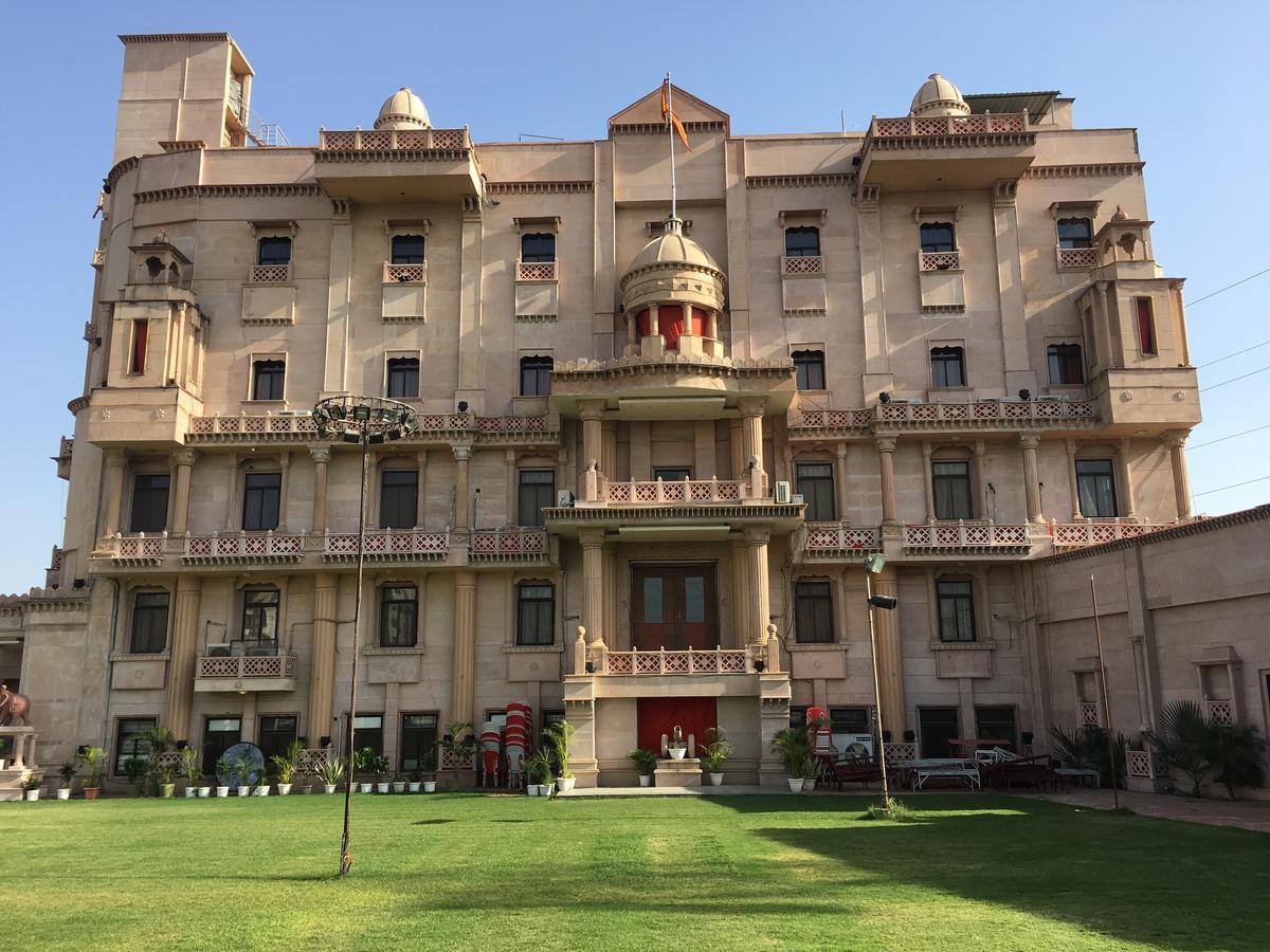 Kailash Presidency Hotel Bhopal Exterior foto